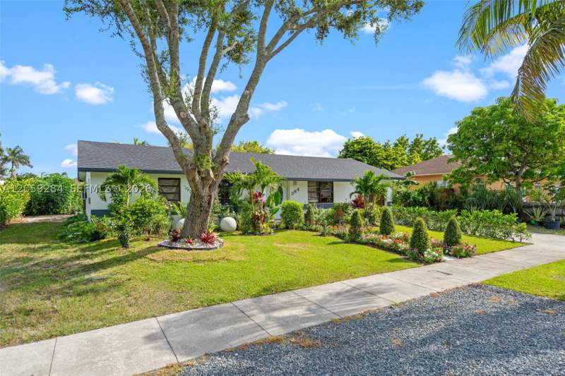 3 bedroom SingleFamilyResidence at 364 NW 17th Ct, Pine Manor Part Four, Homestead — photo 3