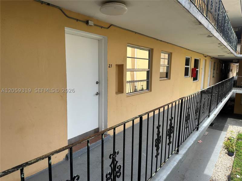1 bedroom Condominium at 3855 SW 79th Ave 27, Tropical Park Condo, Miami — photo 4