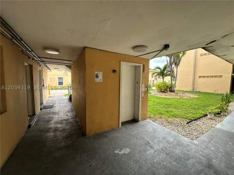 3855 SW 79th Ave 27, Miami FL - photo 8 of 12
