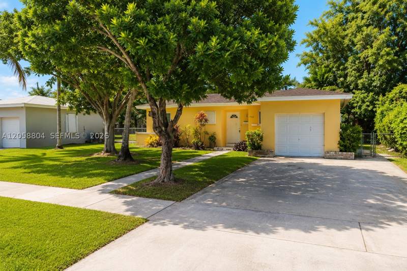 3 bedroom SingleFamilyResidence at 948 NW 9th Ct, Newport 2nd Rev, Homestead — photo 3