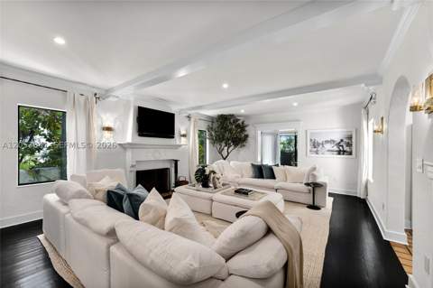 4430 Alton Rd, Miami Beach FL - photo 10 of 58