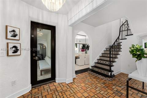 4430 Alton Rd, Miami Beach FL - photo 11 of 58