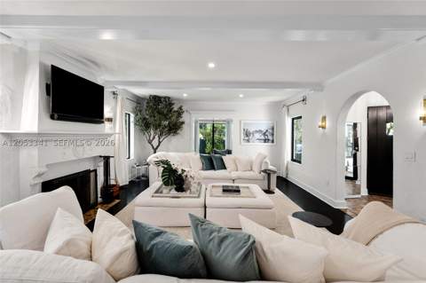 4430 Alton Rd, Miami Beach FL - photo 7 of 58