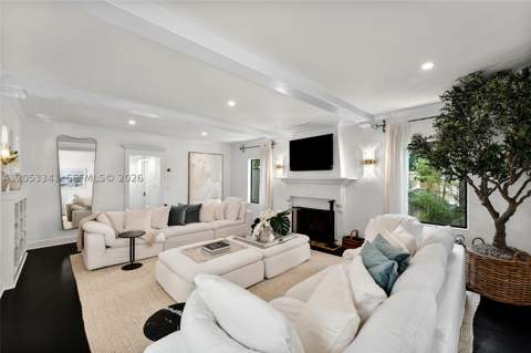4430 Alton Rd, Miami Beach FL - photo 8 of 58