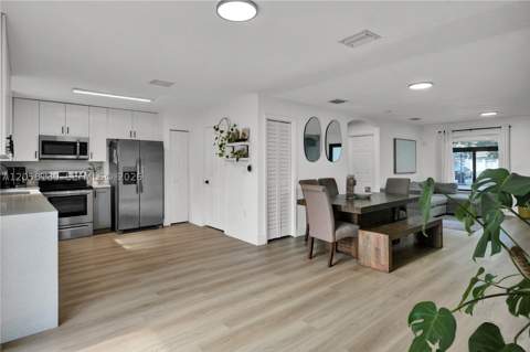 20464 NW 19th Ave, Miami Gardens FL - photo 8 of 35