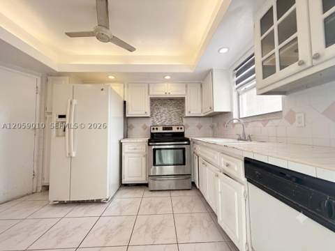 1351 NE Miami Gardens Dr 1215E, Miami FL - photo 14 of 28