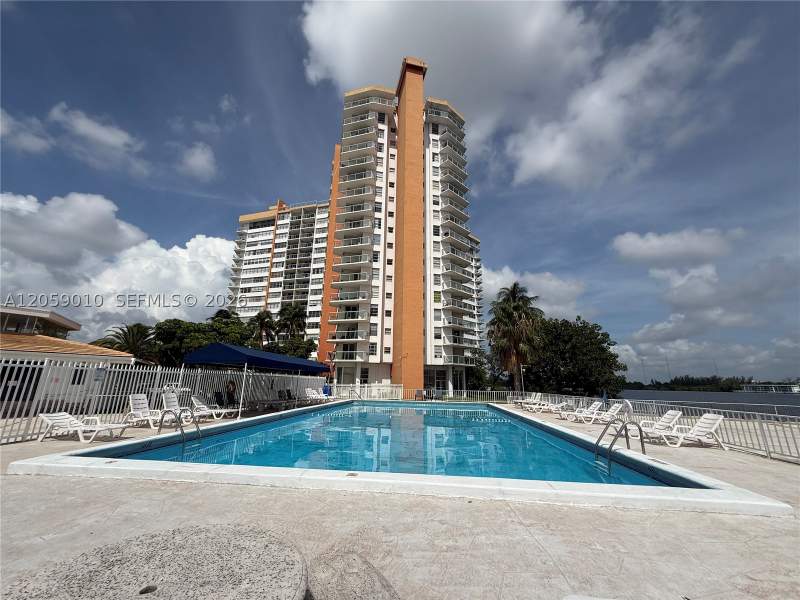 2 bedroom Condominium at 1351 NE Miami Gardens Dr 1215E, Buckley Towers Condo - Ea, Miami — photo 3