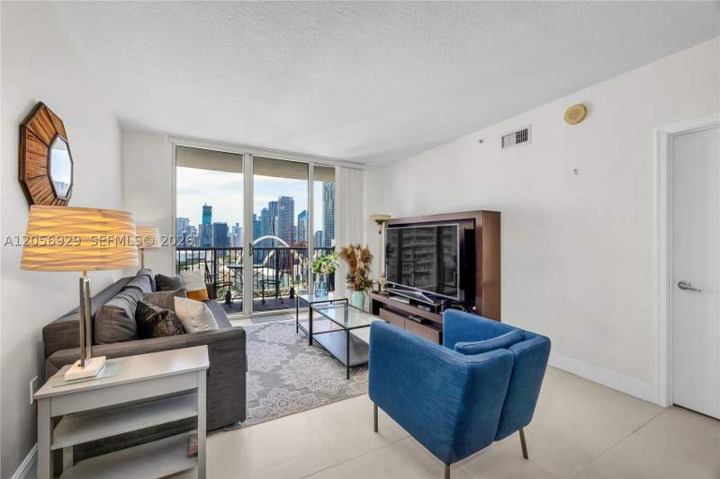 1 bedroom Condominium at 1750 N Bayshore Dr 3310, Opera Tower Condo, Miami — photo 4