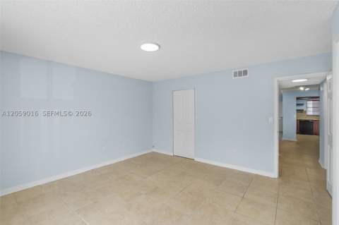 7620 Carlyle Ave 206, Miami Beach FL - photo 13 of 30