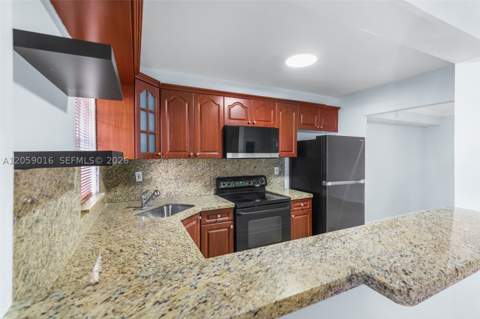 7620 Carlyle Ave 206, Miami Beach FL - photo 6 of 30