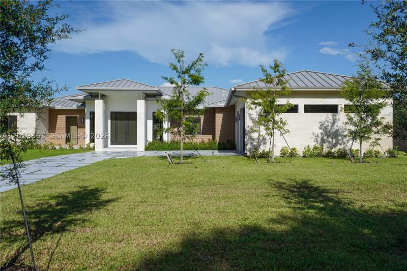 5 bedroom SingleFamilyResidence at 27505 SW 172nd Ave, The Redlands Sec 1, Homestead — photo 2