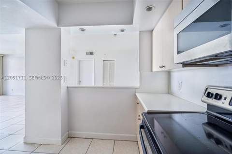 5600 Collins Ave 7J, Miami Beach FL - photo 11 of 47