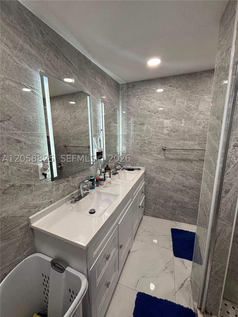 4 bedroom SingleFamilyResidence at 2855 NW 163rd St, Golden Highlands Est, Miami Gardens — photo 4