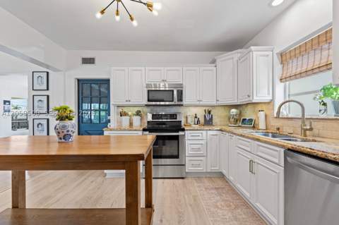 112 NE 17th St, Homestead FL - photo 15 of 44