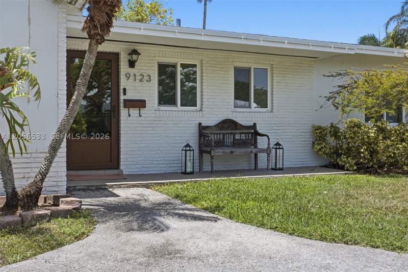 4 bedroom SingleFamilyResidence at 9123 SW 181st St, Bel Aire Sec 17, Palmetto Bay — photo 4