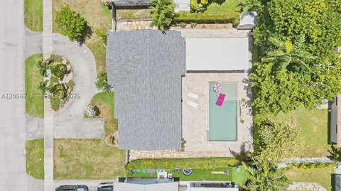9123 SW 181st St, Palmetto Bay FL - photo 8 of 27