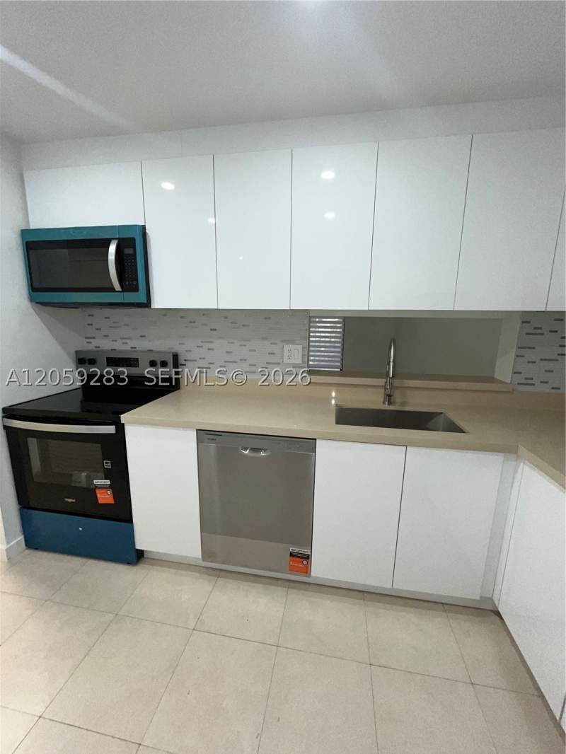 2 bedroom Condominium at 8625 NW 8th St 213, Fox Chase Condo #2, Miami — photo 5