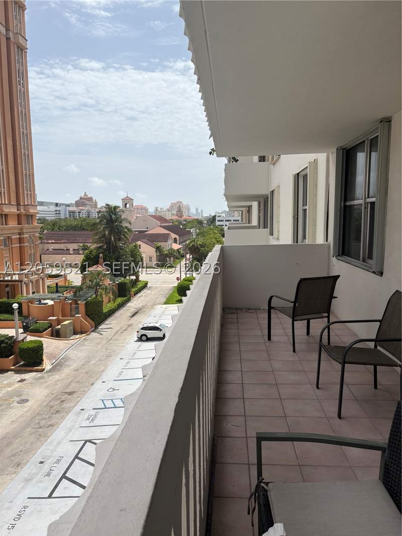 3 bedroom Condominium at 625 Biltmore Way 501, Gables Plaza Condo, Coral Gables — photo 4
