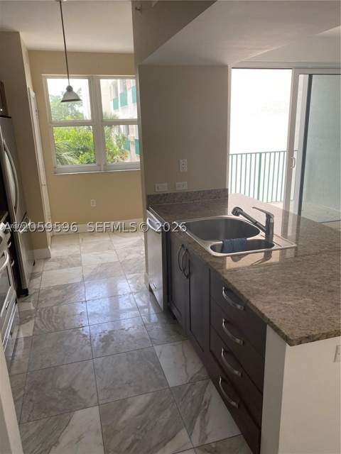 19900 E Country Club Dr 310, Aventura FL - photo 7 of 18