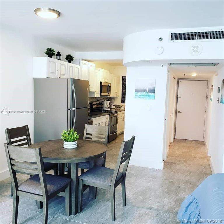 0 bedroom Condominium at 100 Lincoln Road 707, The Decoplage Condo, Miami Beach — photo 5