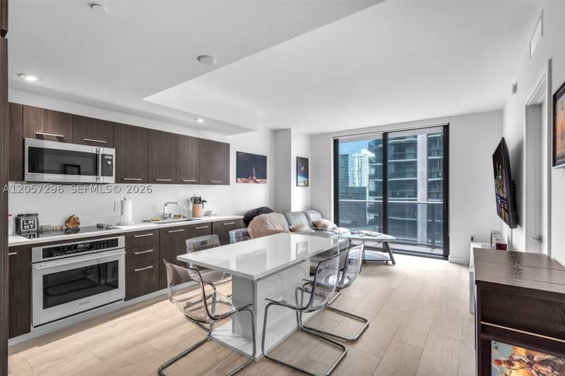 1 bedroom Condominium at 55 SW 9th St 2407, Brickell Heights West Con, Miami — photo 2