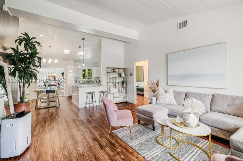 4 bedroom SingleFamilyResidence at 65 NW 116th St, La Paloma, Miami — photo 5