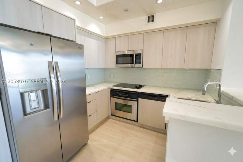 2 bedroom Condominium at 325 S Biscayne Blvd 3314, One Miami West Condo, Miami — photo 5