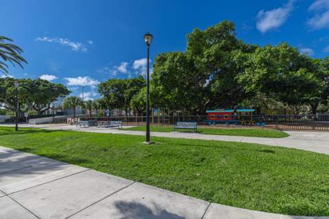 1117 Meridian Avenue 7-1117, Miami Beach FL - photo 13 of 17