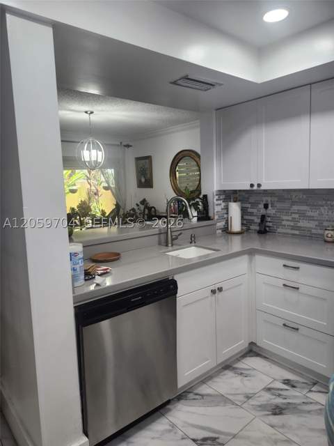 8810 SW 123rd Ct M103, Miami FL - photo 6 of 19