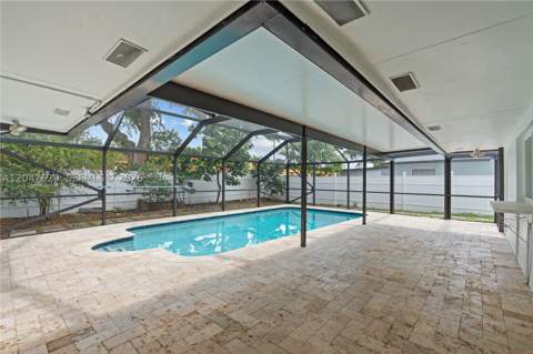 9110 NW 18th Ct, Pembroke Pines FL - photo 10 of 43