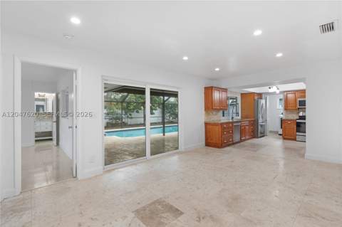 9110 NW 18th Ct, Pembroke Pines FL - photo 12 of 43