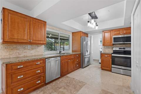 9110 NW 18th Ct, Pembroke Pines FL - photo 14 of 43