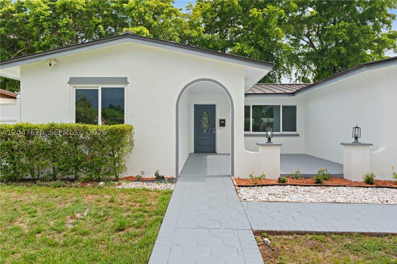 4 bedroom SingleFamilyResidence at 9110 NW 18th Ct, University Heights, Pembroke Pines — photo 5
