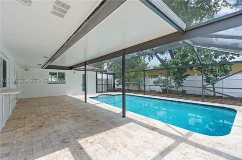 9110 NW 18th Ct, Pembroke Pines FL - photo 7 of 43