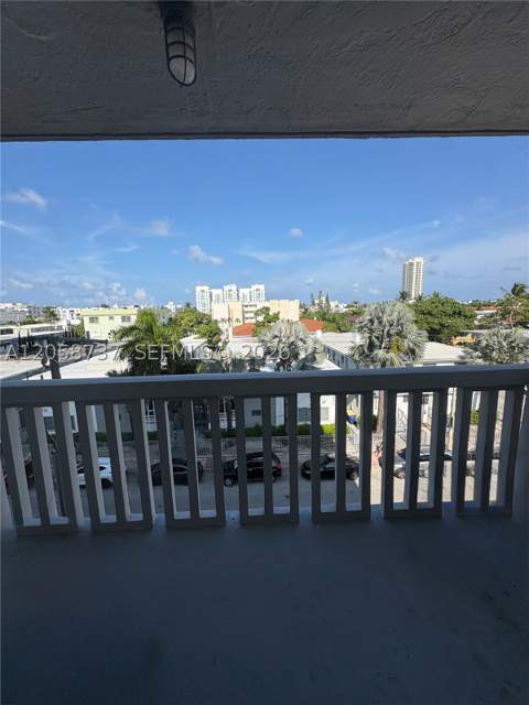 7620 Carlyle Ave 502, Miami Beach FL - photo 11 of 12