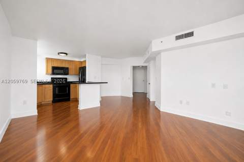 1330 West Ave 2601, Miami Beach FL - photo 16 of 38