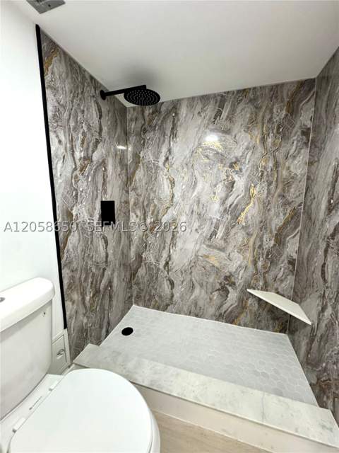 300 Bayview Dr 1201, Sunny Isles Beach FL - photo 10 of 12