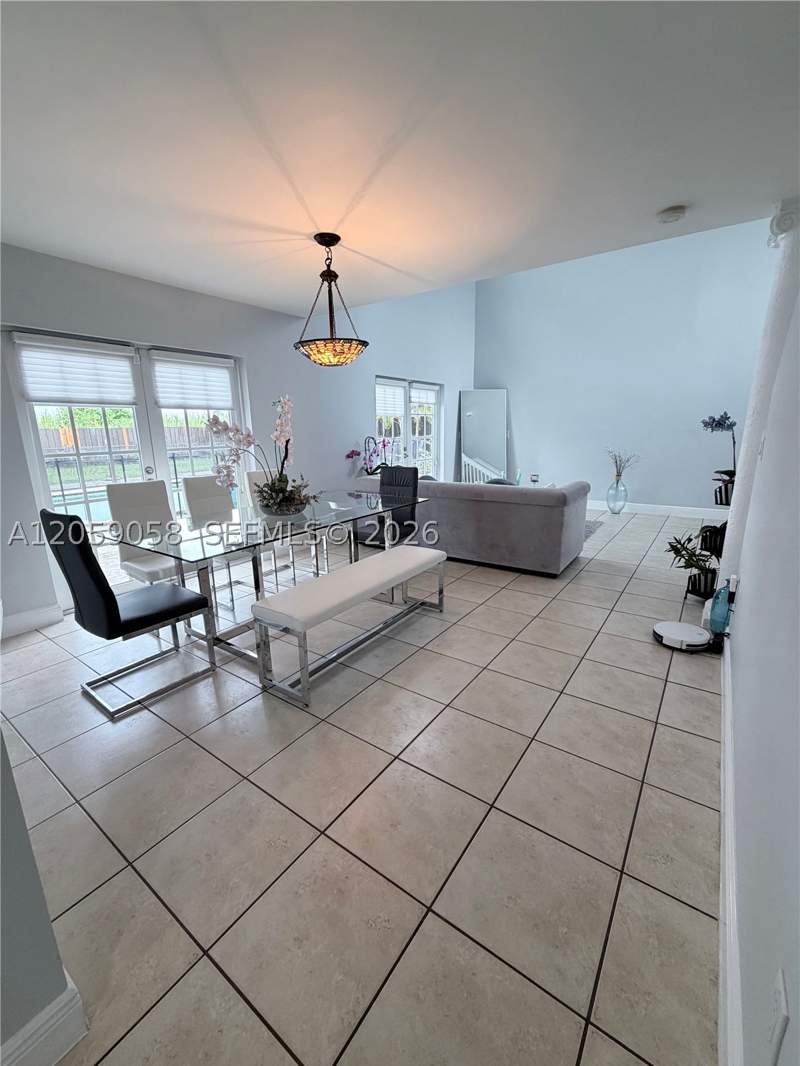 4 bedroom SingleFamilyResidence at 15253 SW 138th Ter, Christina Estates, Miami — photo 5