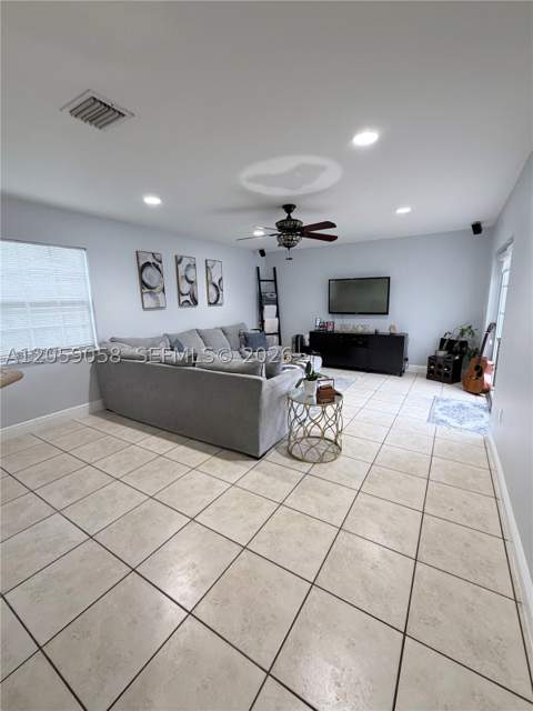 15253 SW 138th Ter, Miami FL - photo 6 of 41