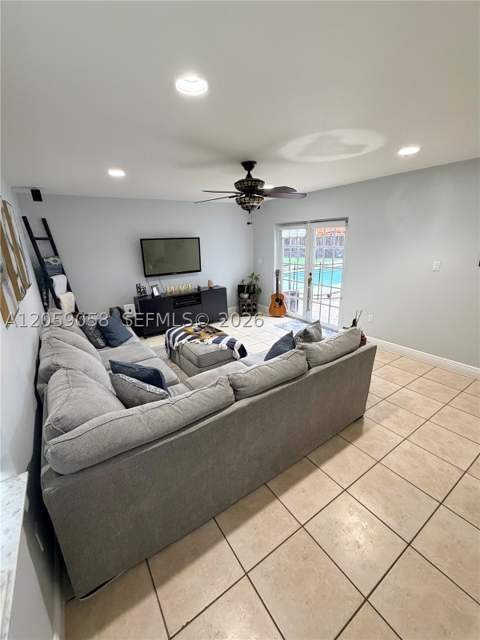 15253 SW 138th Ter, Miami FL - photo 8 of 41
