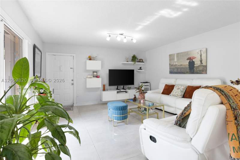 3 bedroom Townhouse at 14357 SW 97th Terrace, Kendall Center, Miami — photo 3