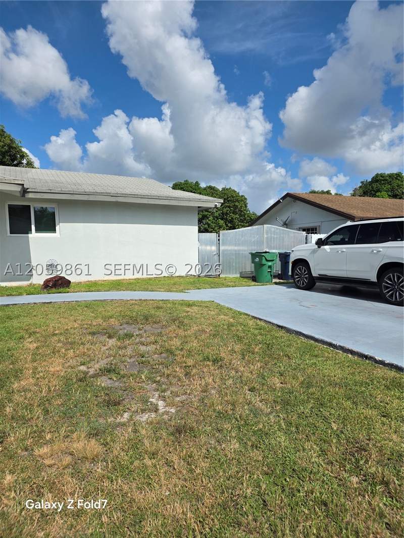 3 bedroom SingleFamilyResidence at 16884 SW 109th Ct, Pinar Estates Sub, Miami — photo 2