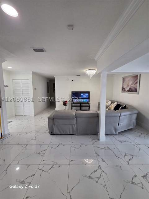 16884 SW 109th Ct, Miami FL - photo 6 of 19