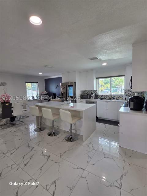 16884 SW 109th Ct, Miami FL - photo 8 of 19