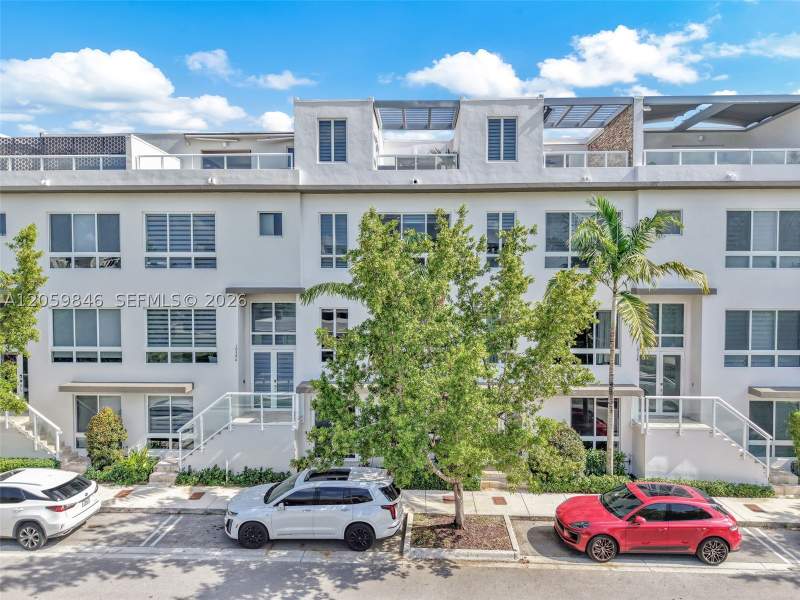 3 bedroom Townhouse at 10350 NW 64th St, Landmark At Doral, Doral — photo 3