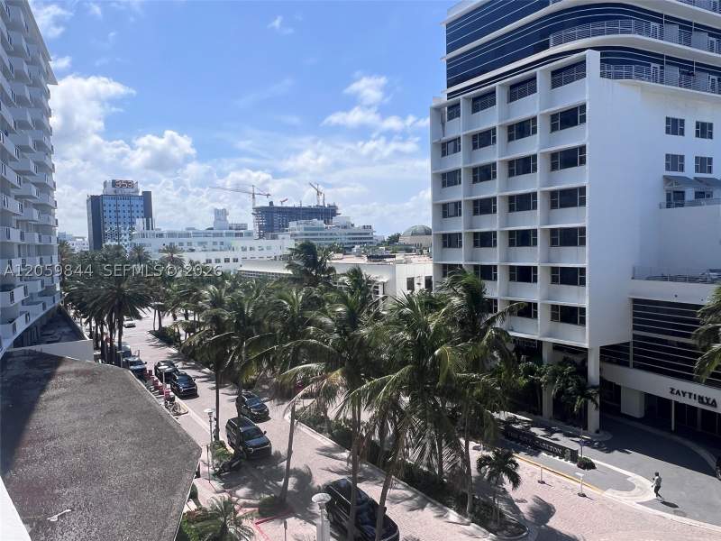 1 bedroom Condominium at 100 Lincoln Rd 537, The Decoplage Condo, Miami Beach — photo 4