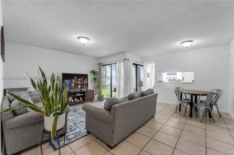 1400 Jefferson Dr 1400 B, Homestead FL - photo 6 of 50
