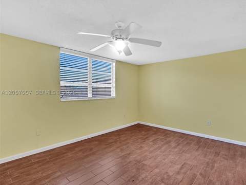 3600 NE 170th St 211, North Miami Beach FL - photo 18 of 34