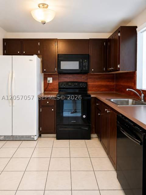 3600 NE 170th St 211, North Miami Beach FL - photo 8 of 34