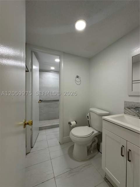 8990 SW 24th St 19, Miami FL - photo 8 of 15
